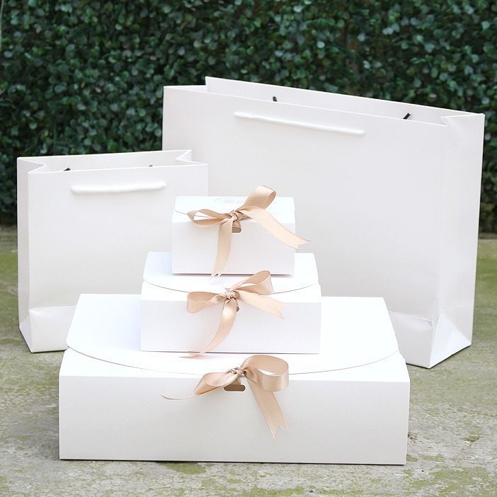 Gift Box Set: Stylish Square Packaging for Memorable Presents - Limited Stock!